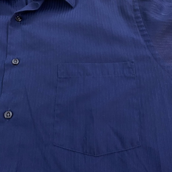 Van Heusen Classic Fit Satin Stripe Dress Shirt - Picture 4 of 4